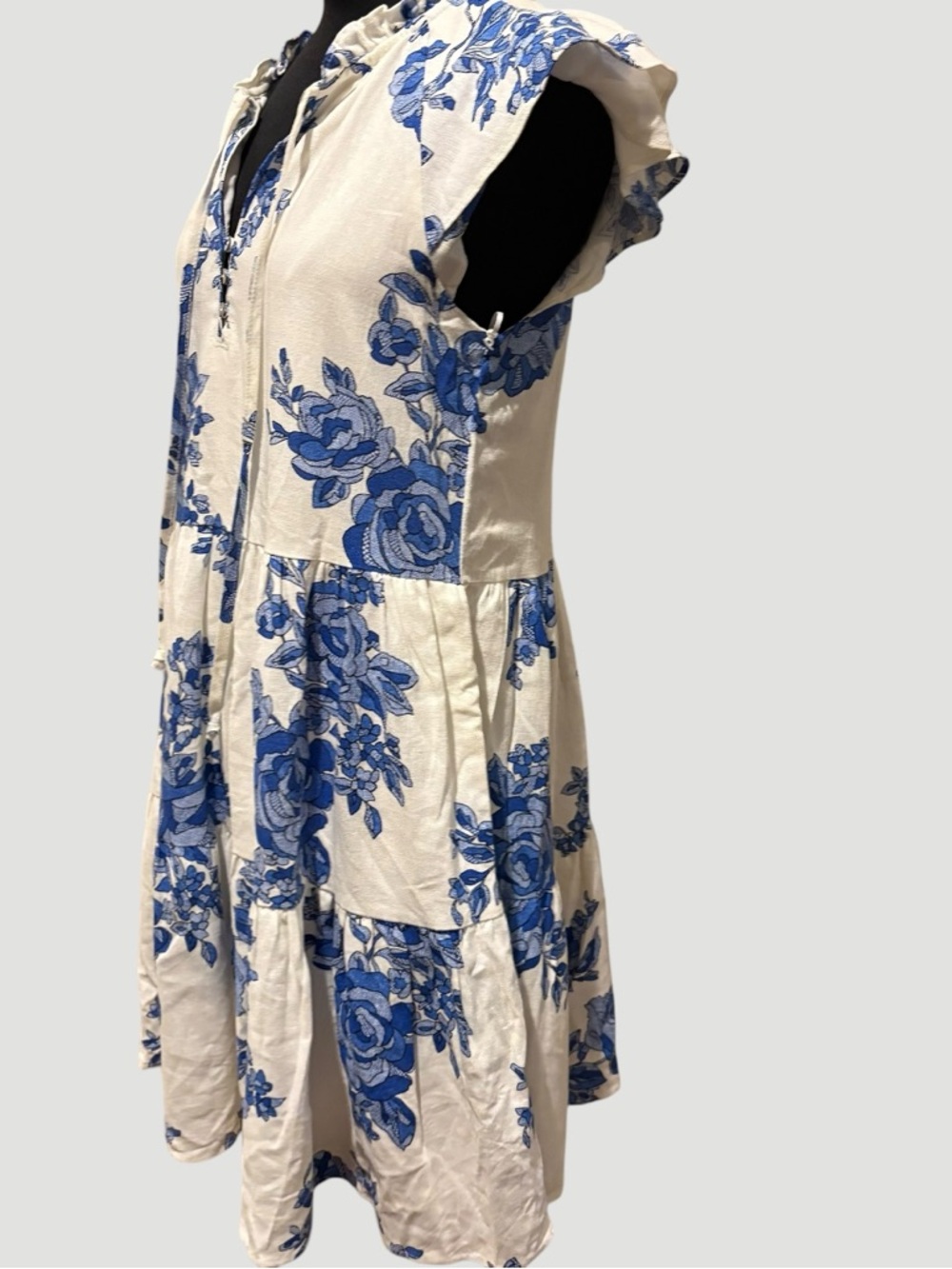 CeCe Blue & White linen blended Floral Tiered Mini Dress size S - Picture 3 of 11